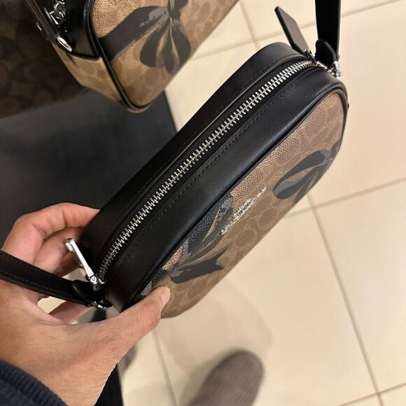 NWT ❤️ Coach Mini Jamie Camera Bag In Signature Canvas With Bow Print Messenger - Picture 4 of 10